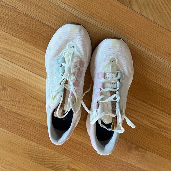 Nike React Escape Run 'Cashmere White Pearl White' Size 5.5 NWOT - Picture 4 of 10